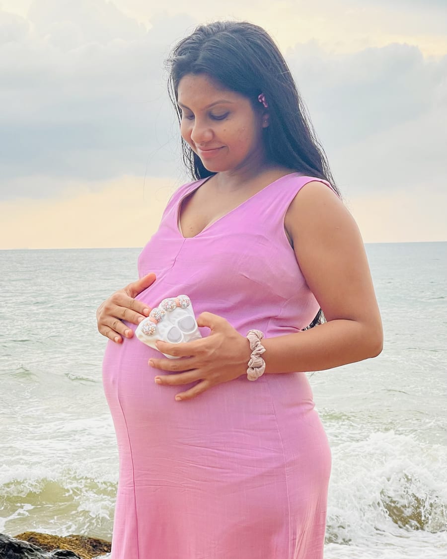 Maternity photography by Zonova Lens
