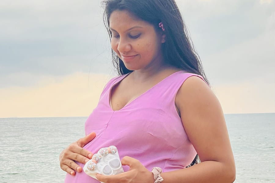 Maternity photography by Zonova Lens